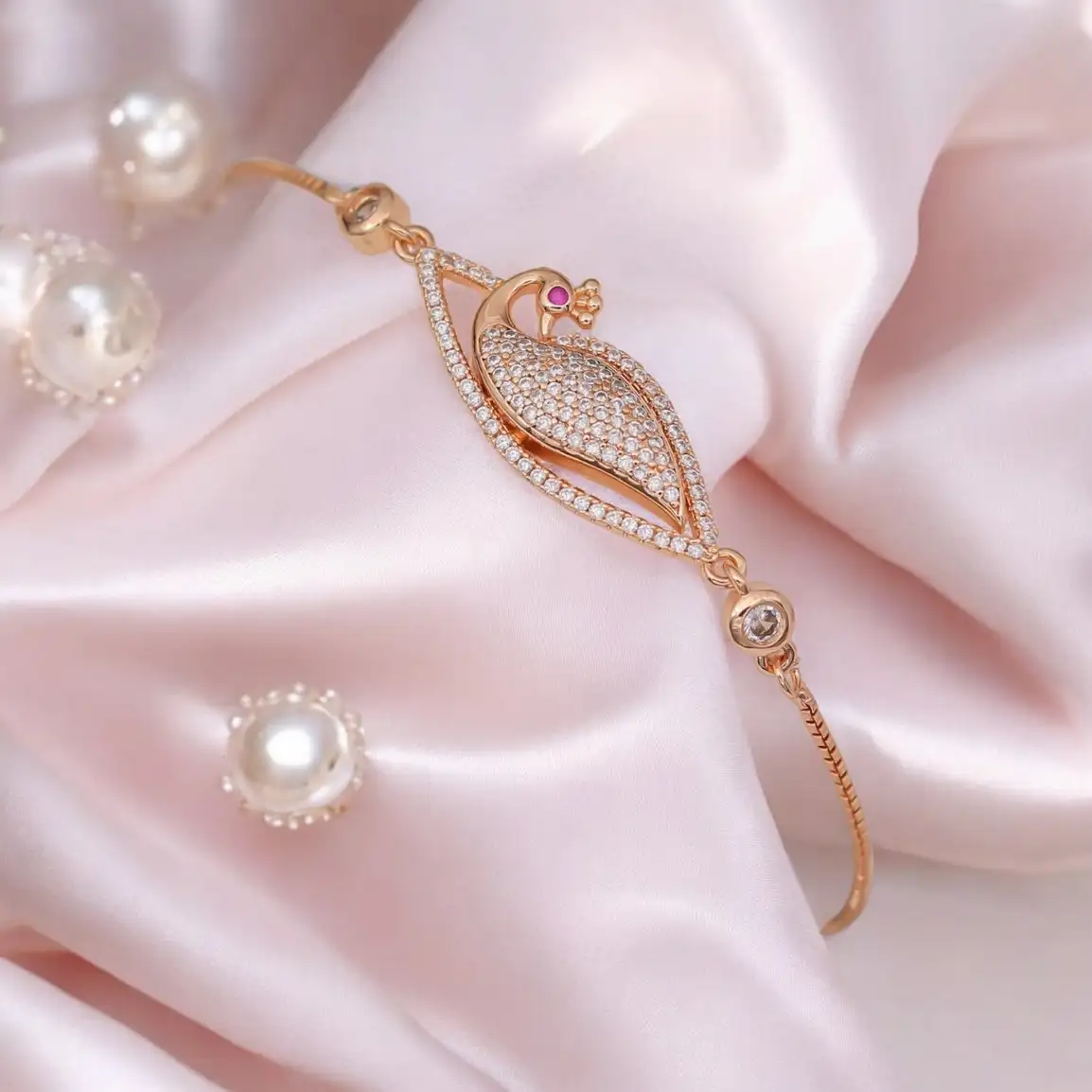 Nilu's Collection Alloy Gold-plated Bracelet