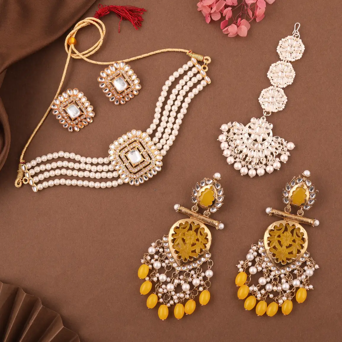 Brass Jewel Set (Gold, White, Green)