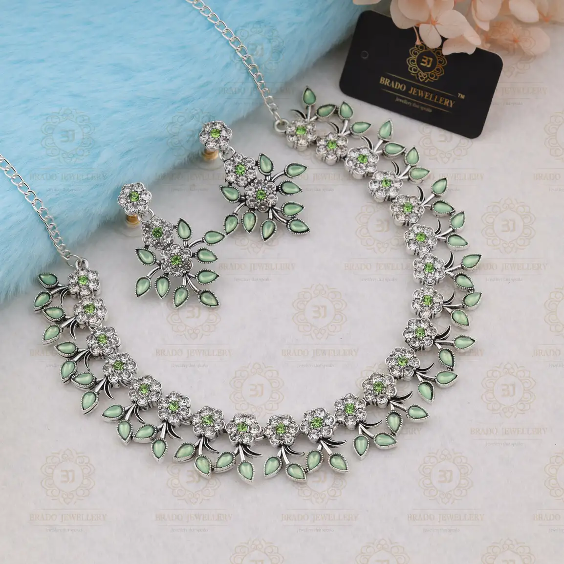 Brass Jewel Set (Green, Silver)