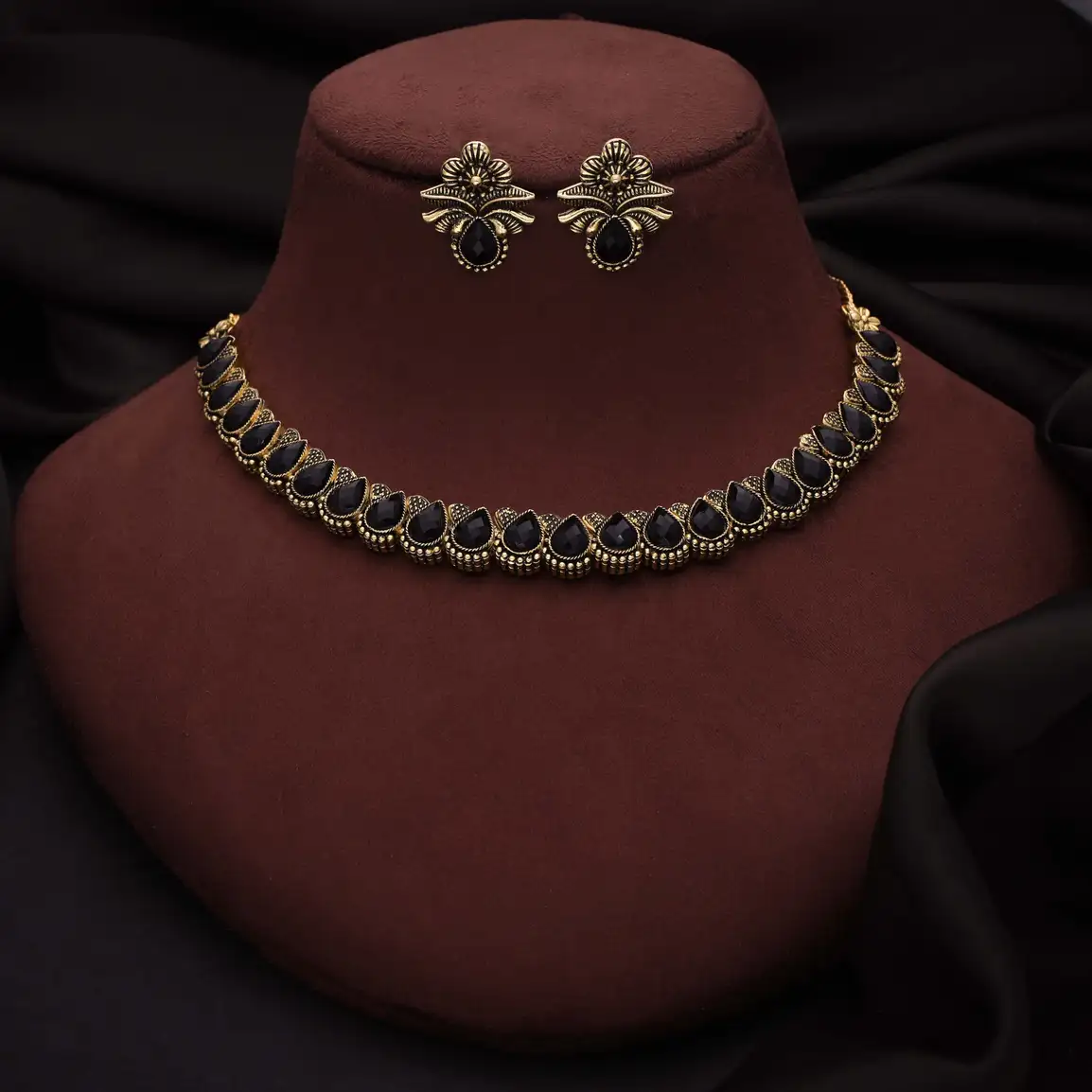 Brass Jewel Set (Black)