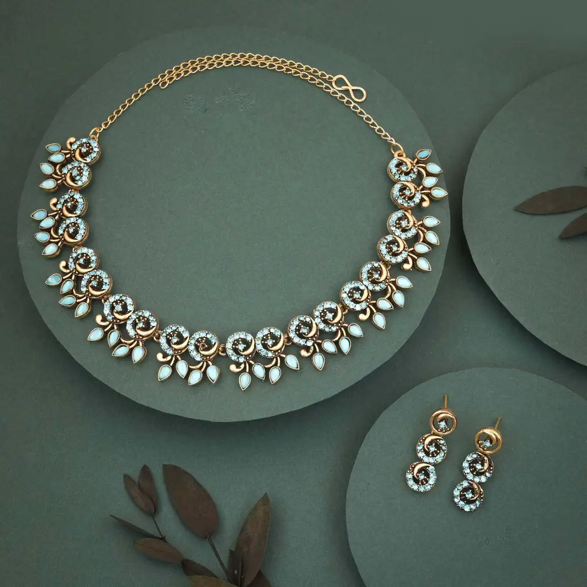 Brass Jewel Set (Gold, White, Blue)