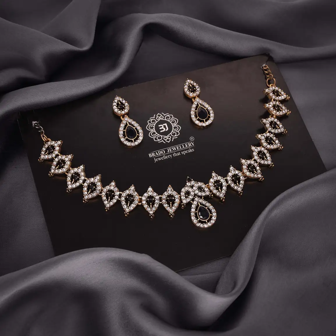 Brass Jewel Set (Gold, Black, White)